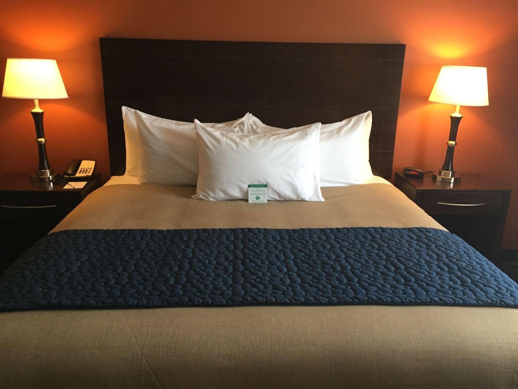 Grandstay Hotel & Suites Mount Horeb - Madison Ngoại thất bức ảnh